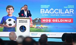 Bakan Osman  Aşkın Bak, Bağcılar'da geleceğin sporcularıyla buluştu