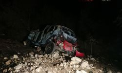 Tokat'ta yolcu otobüsü ile otomobilin çarpıştığı kazada 3 kişi öldü, 2 kişi yaralandı