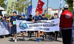 TSK Mehmetçik Vakfı üyeleri, Runkara Uluslararası Yarı Maratonu'nda gazilerle koştu