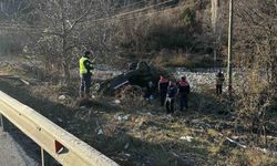 Amasya’da hafif ticari araç devrildi: 1 ölü, 4 yaralı