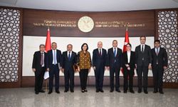 Bakan Şimşek, Endonezya Maliye Bakanı Indrawati ile görüştü