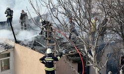 Erzurum'da müstakil evin çatısında çıkan yangın söndürüldü