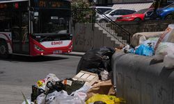 İzmir'de grev nedeniyle temizlik hizmeti aksıyor