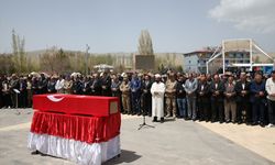 Kalp krizi sonucu şehit olan güvenlik korucusu, Van'da son yolculuğuna uğurlandı