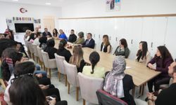 Milli Eğitim Bakanı Tekin, İstanbul'da öğrenci ve öğretmenlerle bir araya geldi