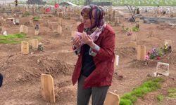 İki evladını cinayete kurban veren anne, mezarlarını ziyaret etti