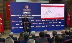 Ticaret Bakanı Bolat: Nisanda mal ihracatımız geçen yılın aynı ayına göre yüzde 8,5 artışla 20,9 milyar dolara yükseldi