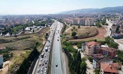 Tatilciler erkenden yola çıktı, TEM’de zaman zaman kuyruk oluşuyor
