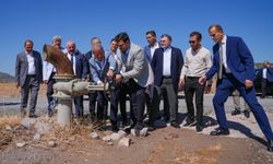 AK Parti Genel Sekreteri İnan, İzmir'deki Sera OSB'de incelemelerde bulundu: