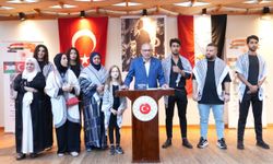 Filistinli ve Mısırlı aileler, Türkiye'nin Kahire Büyükelçiliğindeki dayanışma etkinliğinde bir araya geldi