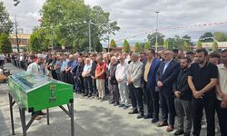 Karadeniz’de boğulan öğretmen son yolculuğuna uğurlandı