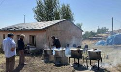 Kars’ta 78 yaşındaki düğün aşçısı 30 yıldır kazanda aşk pişiriyor