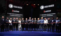 Ticaret Bakanı Bolat: "Yıl sonunda ihracatta 390 milyar doları aşacağız"