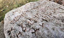 Ardahan kırsalında bulunan Aramice yazıt Kars Müzesi'nde çözümleniyor
