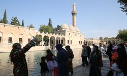 Balıklıgöl'de ara tatil yoğunluğu yaşanıyor