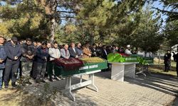 Fatih'te gıda zehirlenmesi şüphesiyle ölen anne ve iki çocuğun cenazesi Afyonkarahisar'da defnedildi