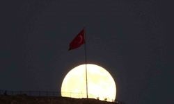 Süper Ay göz kamaştırdı