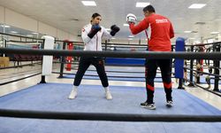 Milli boksör, Avrupa şampiyonu babasının olimpiyat hayalini gerçekleştirmek için çalışıyor