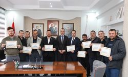 Bilecik'te ana arı yetiştiriciliği eğitimi alan 33 arıcı sertifikalarını aldı