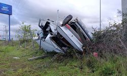 Ciple çarpışan otomobil hurdaya döndü: 1’i ağır 2 yaralı