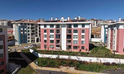 Evlerine geçen Adıyamanlı depremzedeler: "Bakan Murat Kurum, her zaman yanımızda"