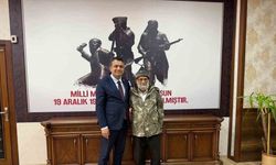 Mandalinaları Mehmetçiğe ulaştıran elmacı dede, Dörtyol’a selamla döndü