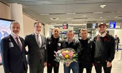 Samsunspor, Almanya’da çiçeklerle karşılandı