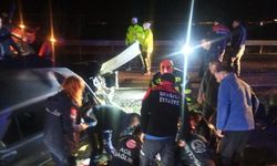 Traktör ile otomobilin çarpıştığı kazada 3 kişi yaralandı