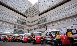 AK Parti Genel Sekreteri İnan, İzmir'de 45 ambulansın hizmete alınma töreninde konuştu