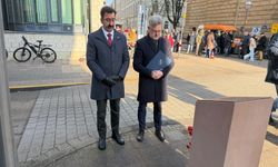 Almanya'da kundaklama sonucu yaşamını yitiren 3 Türk'ün anısına anıt yapıldı