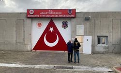 Balıkesir'de kendisini 'emniyet müdürü' olarak tanıtıp şantaj yaptığı iddia edilen zanlı tutuklandı
