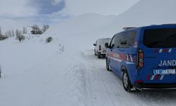 Bingöl'de Karlıova-Yedisu kara yolu çığ nedeniyle ulaşıma kapandı