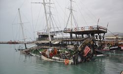 Mersin'in Silifke ilçesinde fırtına etkili oldu