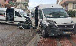 Antalya'da servis araçlarının kaza yapması sonucu iki öğrenci yaralandı