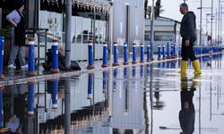 İzmir'de sağanak etkili oluyor