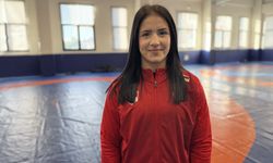 Milli güreşçi Esma Nur Kara, Avrupa ve dünya şampiyonasında kürsüde olmak için çalışıyor: