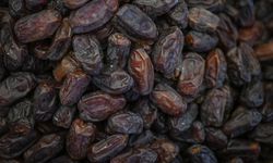 Ramazan ayının gözdesi hurma tezgahlardaki yerini aldı