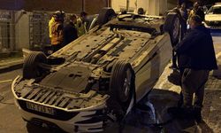 Üsküdar'da otomobilin park halindeki araçlara çarptığı kazada 1 kişi hafif yaralandı
