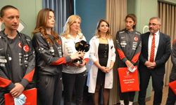 A Milli Kadın Futbol Takımı'ndan kanser hastalarına moral ziyareti