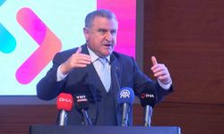 Bakan Bak: 'Cumhurbaşkanımız dijitalleşme konusunda önümüzü açıyor'