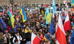 Paris'te Ukrayna'ya destek yürüyüşü