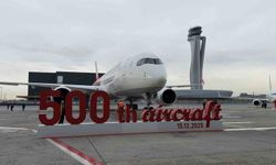 Türk Hava Yolları 100 bin çalışanının fotoğrafıyla giydirdiği 500. uçağını tanıttı