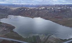 Yaz aylarında tamamen kuruyan göl, yeniden su tuttu