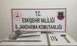 Eskişehir'de kaçak kazı yapan 3 kişi suçüstü yakalandı