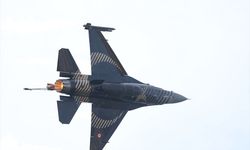 SOLOTÜRK Çanakkale'de gösteri uçuşu yaptı