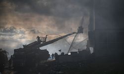 Ankara'da mobilya deposunda çıkan yangın kontrol altına alındı