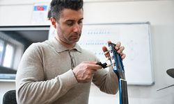 'Askıda Çalgı' projesiyle yüzlerce öğrenciye hediye enstrüman