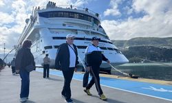 'Astoria Grande' kruvaziyeri 856 yolcusuyla Amasra'ya geldi