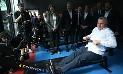 Bakan Bak, Edirne'de kürek sporcularını ziyaret etti