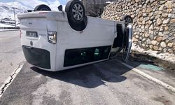 Bitlis'te otomobil ve kamyonetin çarpıştığı kazada 6 kişi yaralandı